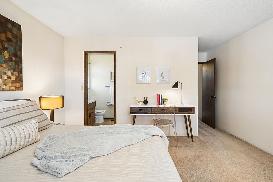 2047 E 52nd Avenue Vancouver, BC - 17