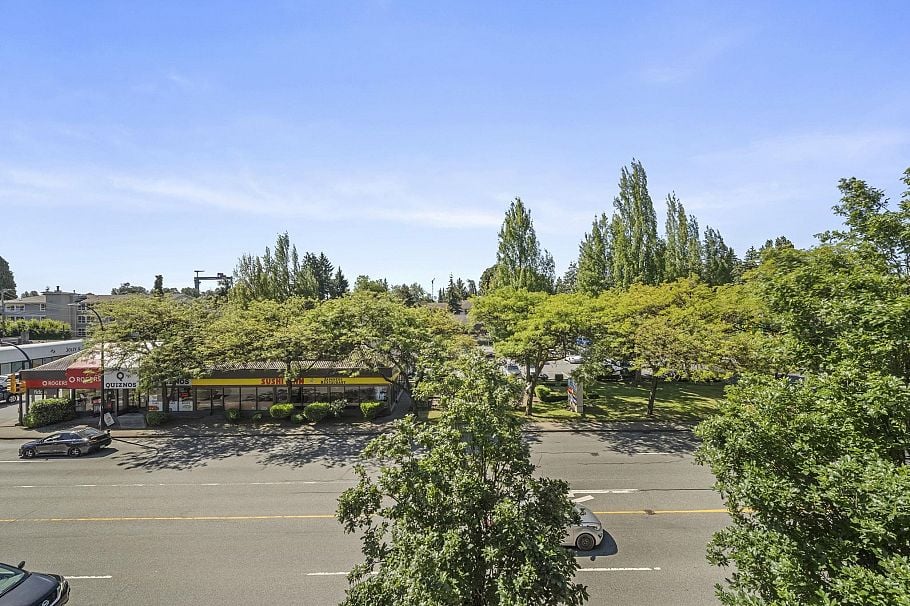 324 1330 Marine Drive North Vancouver, BC - 20