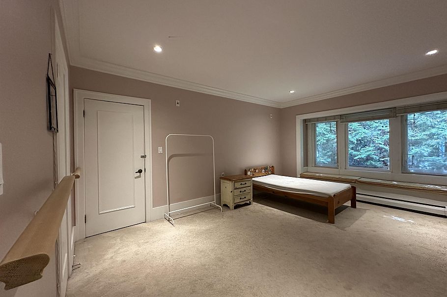 4678 W 3rd Avenue Vancouver, BC - 9