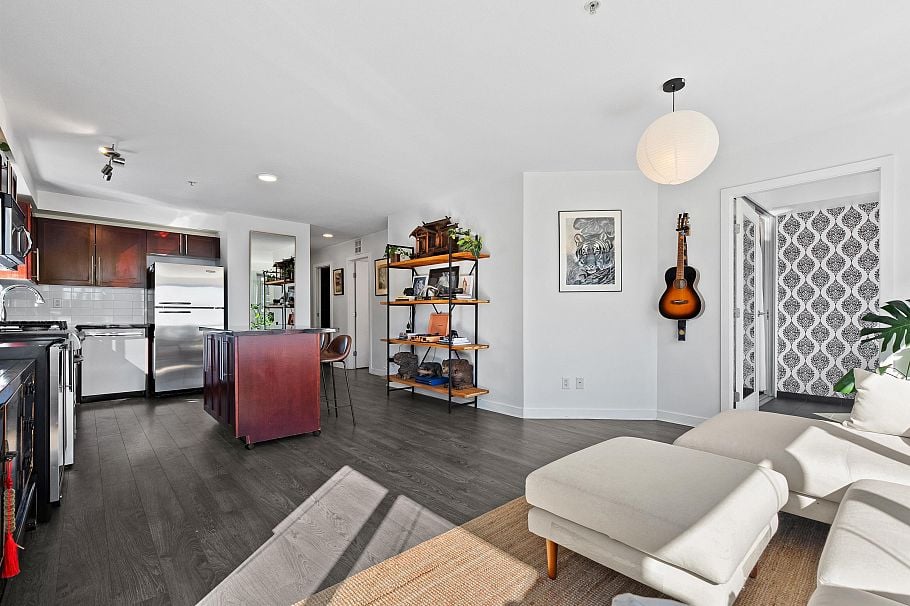 301 122 E 3rd Street North Vancouver, BC - 26