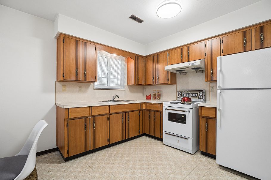 2047 E 52nd Avenue Vancouver, BC - 26