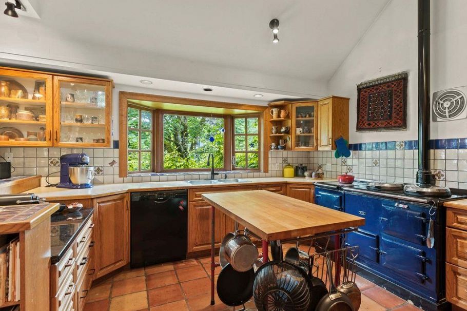 3738 W 24th Avenue Vancouver, BC - 8