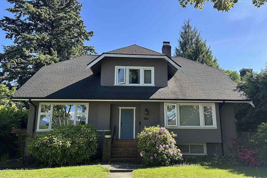 4678 W 3rd Avenue Vancouver, BC - 2
