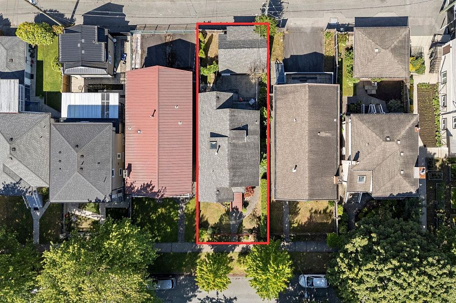 5743 St. Margarets Street Vancouver, BC - 35