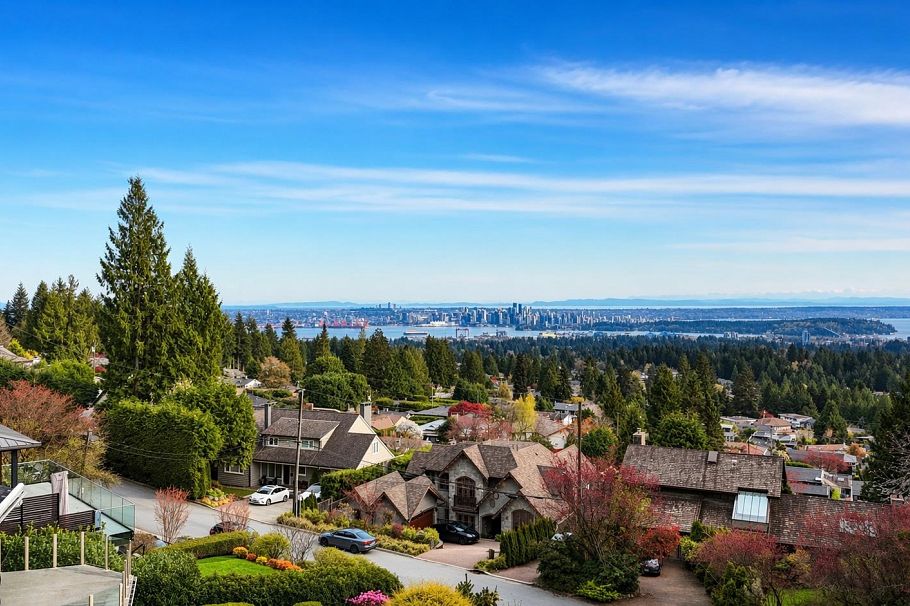 668 Alpine Court North Vancouver, BC - 33