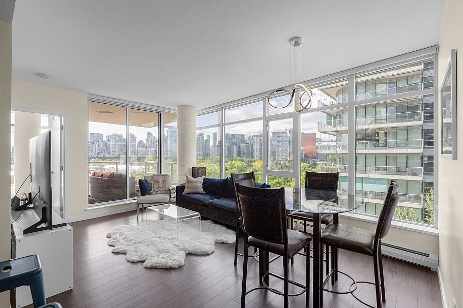 608 1708 Columbia Street Vancouver, BC - 2