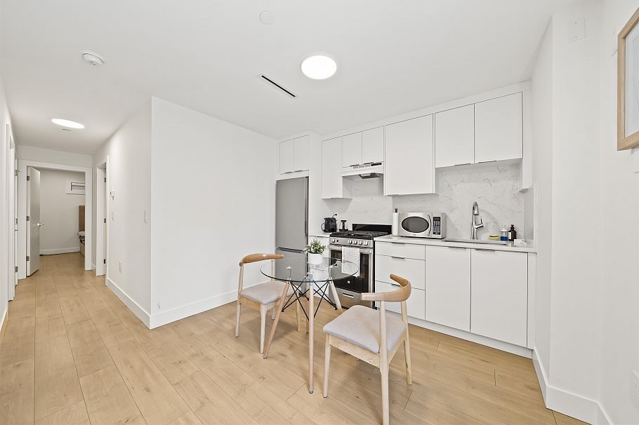 742 E 58th Avenue Vancouver, BC - 24