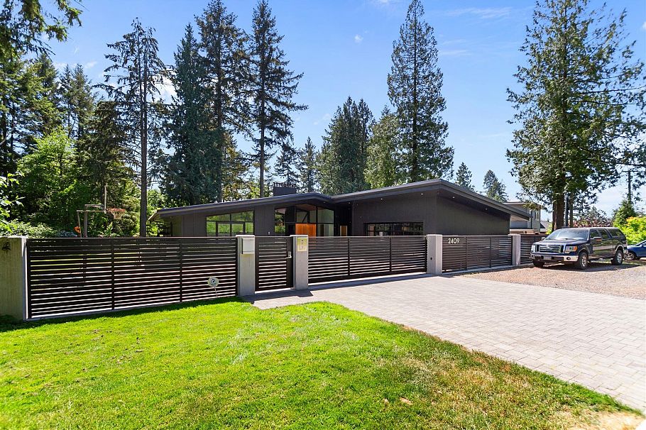 2409 Windridge Drive North Vancouver, BC - 1