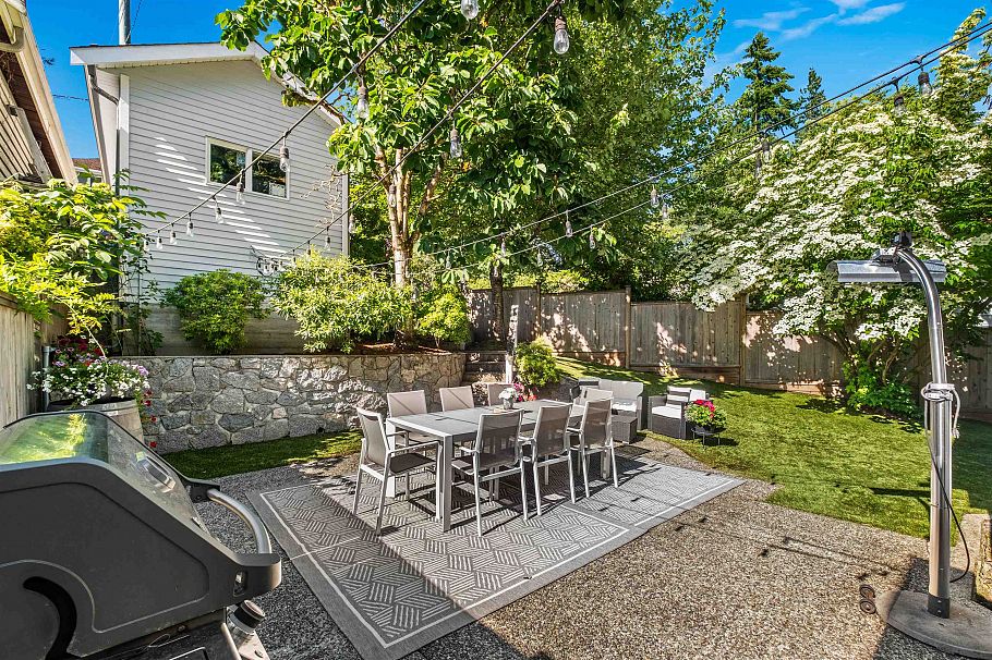 448 Brand Street North Vancouver, BC - 23