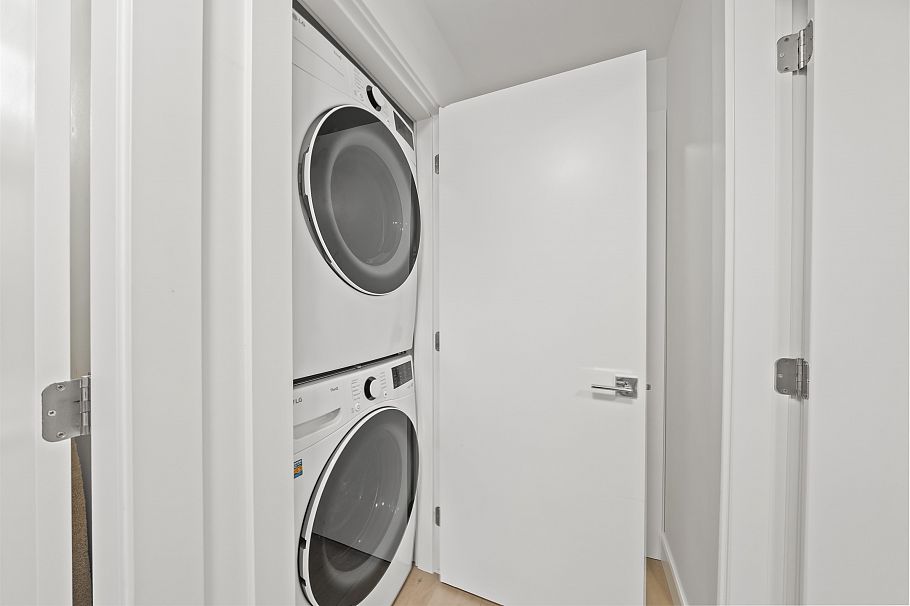 742 E 58th Avenue Vancouver, BC - 28
