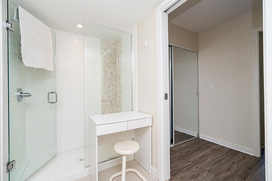 206 2832 Capilano Road North Vancouver, BC - 25