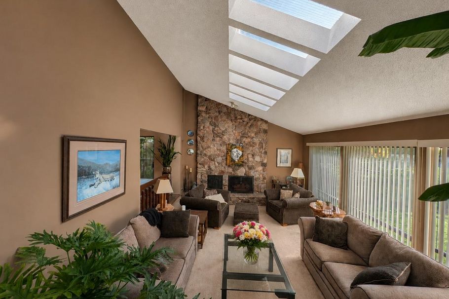 1498 Chamberlain Drive North Vancouver, BC - 4