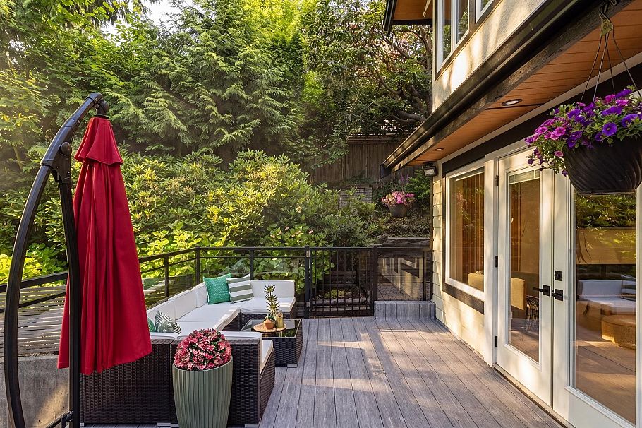 4283 Capilano Road North Vancouver, BC - 28