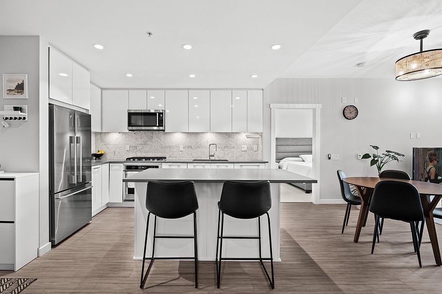 315 2651 Library Lane North Vancouver, BC - 10