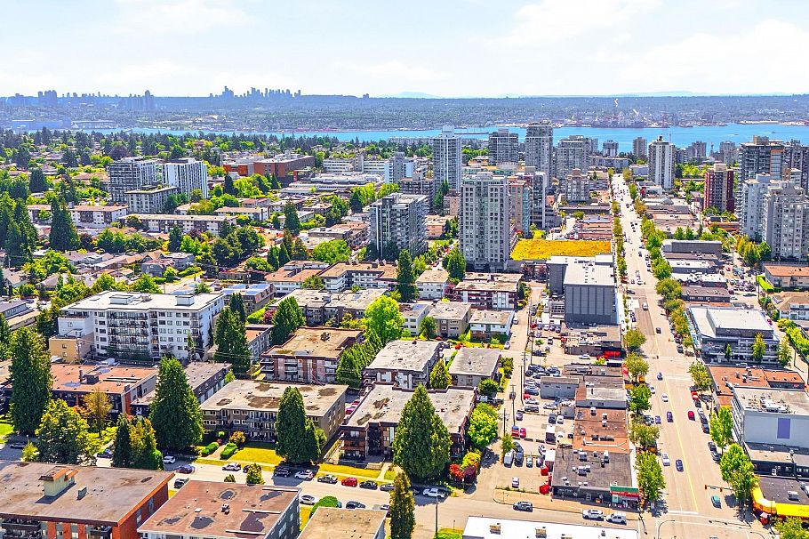 101 123 E 19th Street North Vancouver, BC - 24