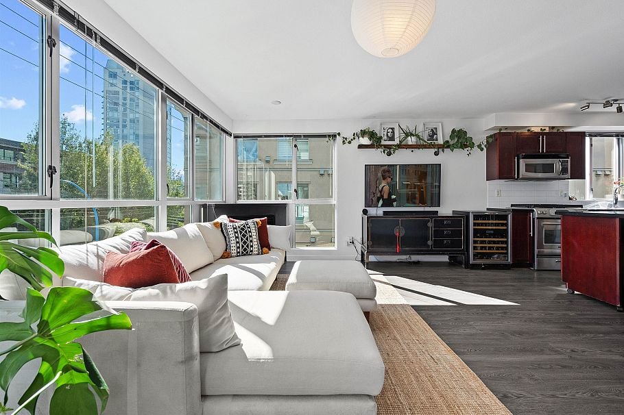 301 122 E 3rd Street North Vancouver, BC - 16
