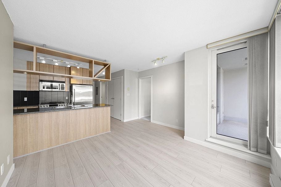 601 1010 Richards Street Vancouver, BC - 10