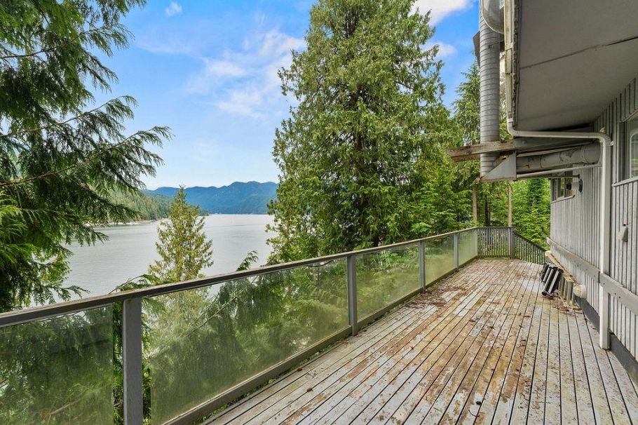 4678 Eastridge Road North Vancouver, BC - 32