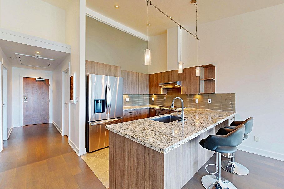 402 650 Evergreen Place North Vancouver, BC - 2