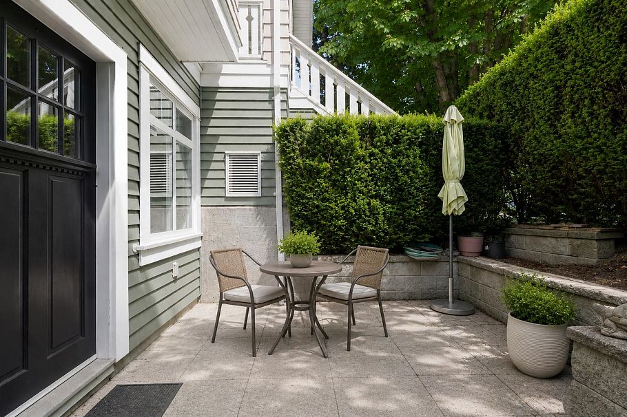 2487 W 39th Avenue Vancouver, BC - 3