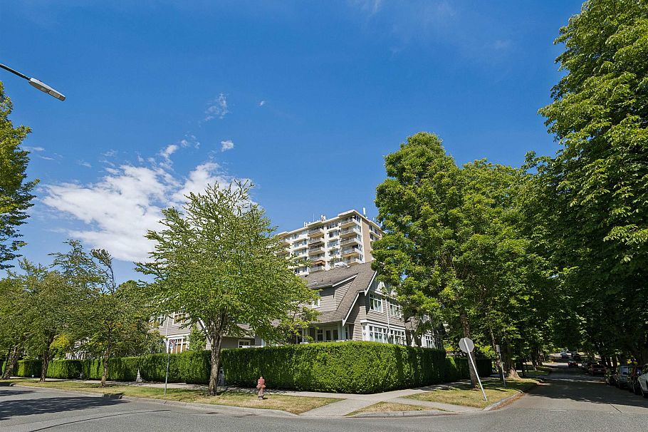 2487 W 39th Avenue Vancouver, BC - 34