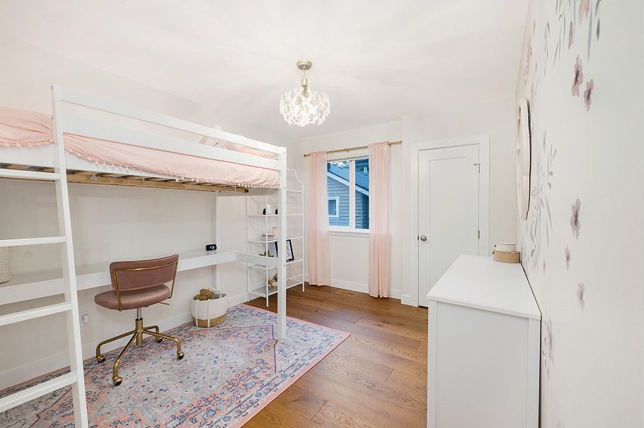 448 Brand Street North Vancouver, BC - 32
