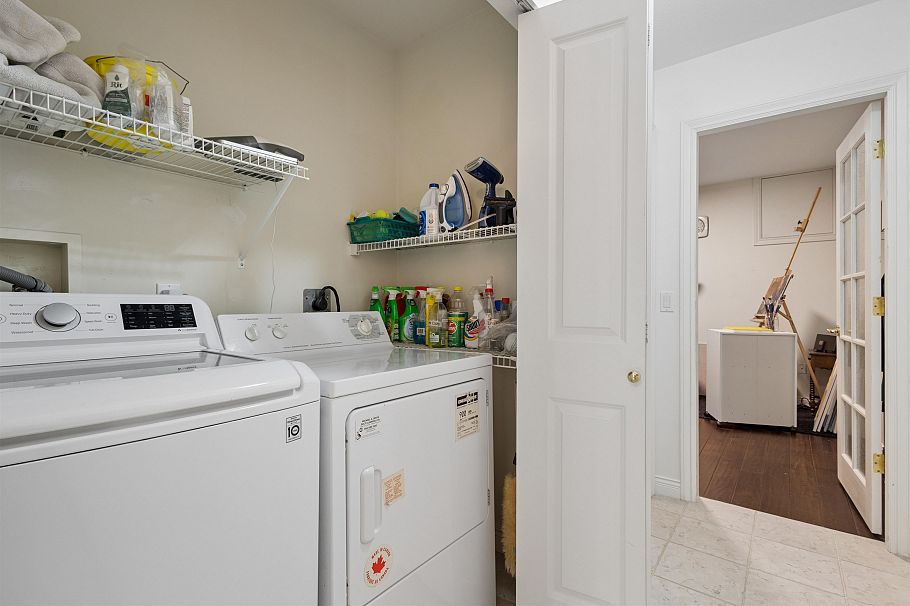 2487 W 39th Avenue Vancouver, BC - 31