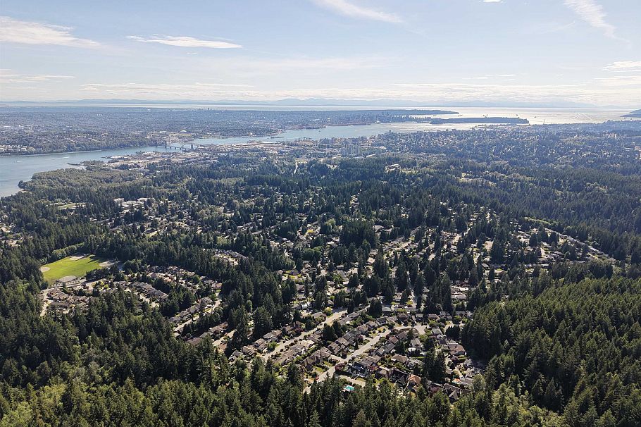 2940 Dresden Way North Vancouver, BC - 40