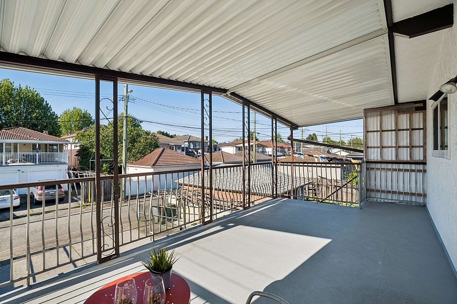 2047 E 52nd Avenue Vancouver, BC - 14