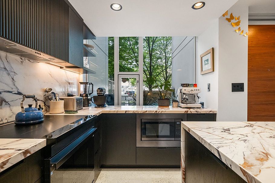 110 161 W Georgia Street Vancouver, BC - 21