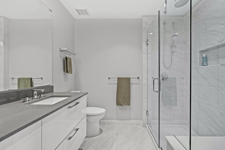 315 2651 Library Lane North Vancouver, BC - 22