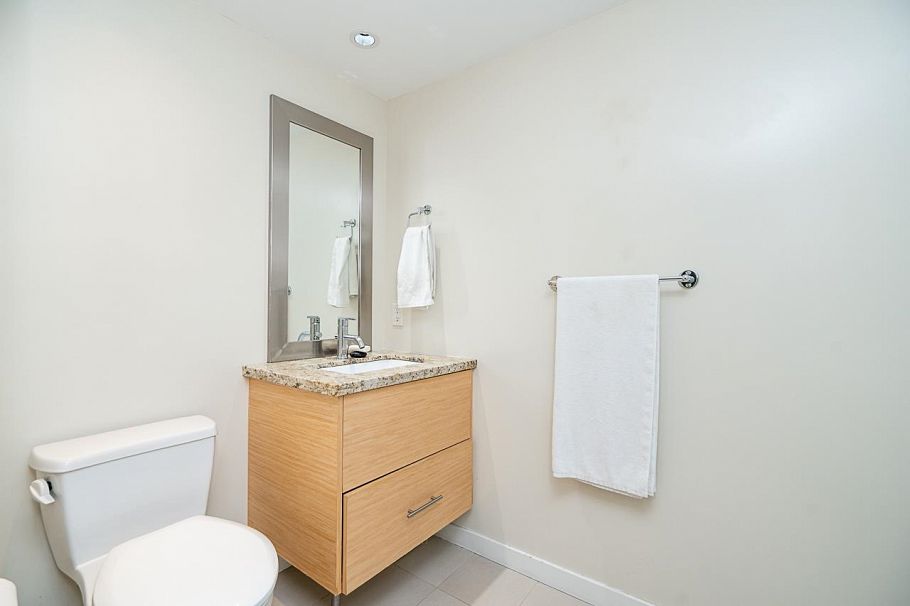 206 2832 Capilano Road North Vancouver, BC - 24