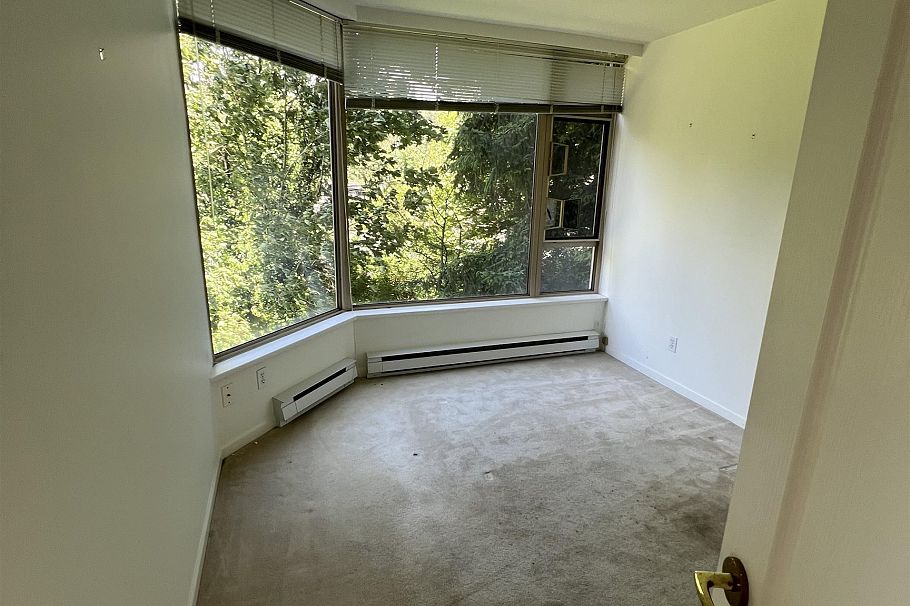 306 1327 E Keith Road North Vancouver, BC - 11