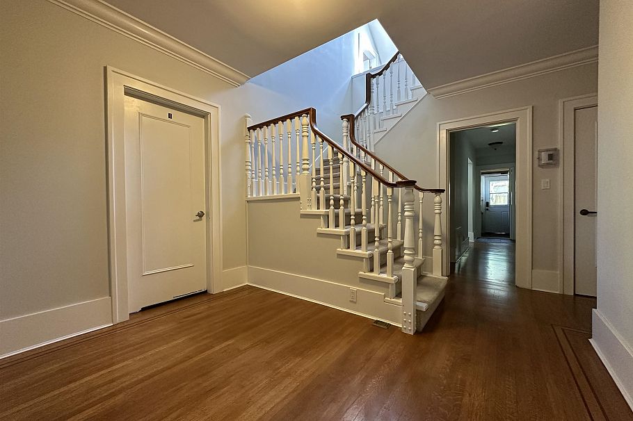 4678 W 3rd Avenue Vancouver, BC - 3