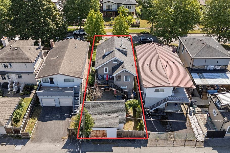 5743 St. Margarets Street Vancouver, BC - 34