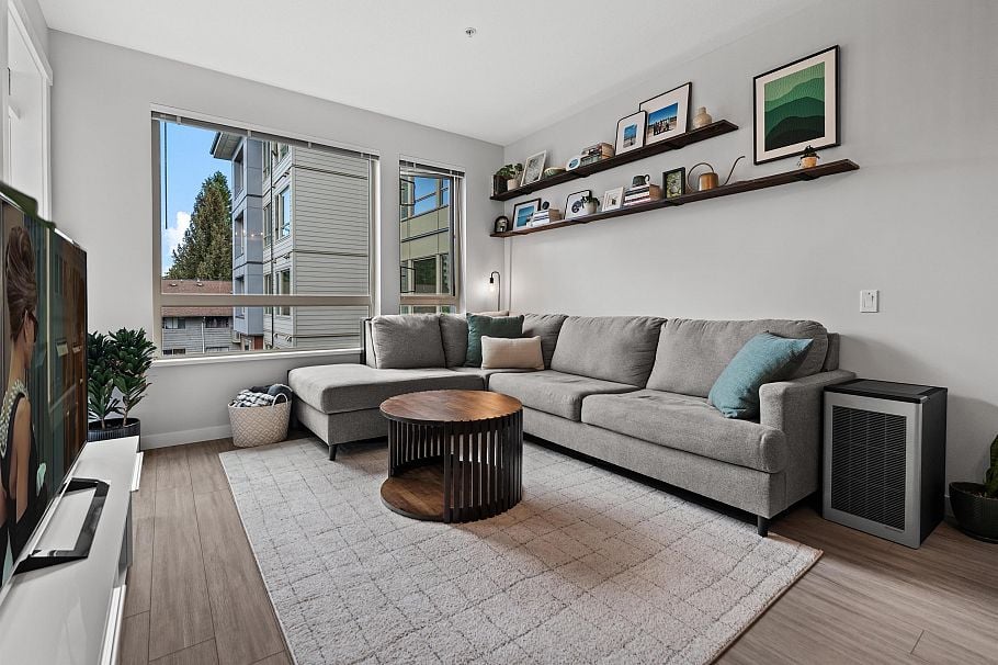 315 2651 Library Lane North Vancouver, BC - 5