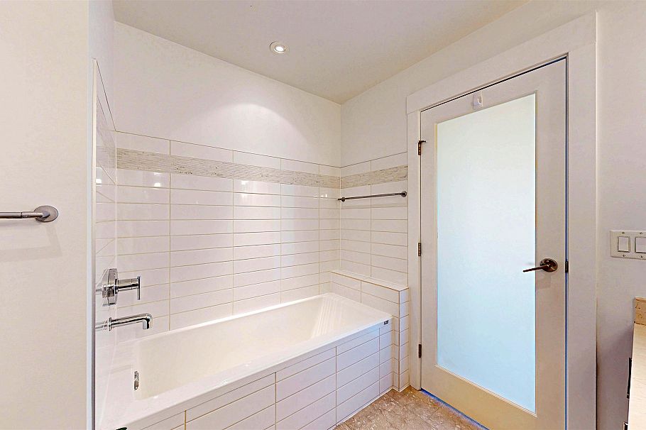 402 650 Evergreen Place North Vancouver, BC - 30