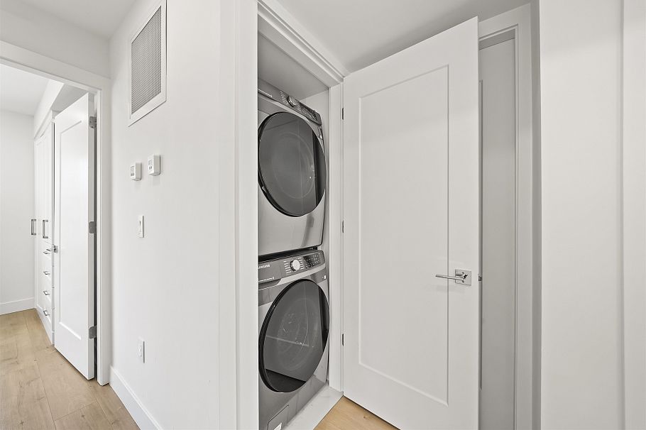 742 E 58th Avenue Vancouver, BC - 12