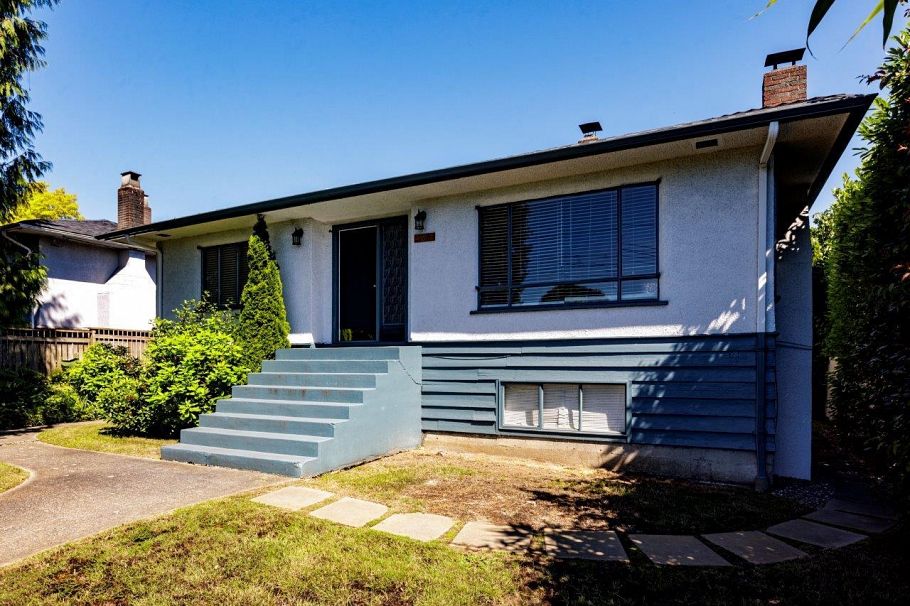 836 E 4th Street North Vancouver, BC - 1