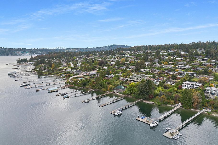 828 Beachview Drive North Vancouver, BC - 1