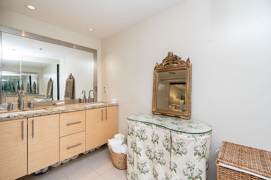 206 2832 Capilano Road North Vancouver, BC - 20