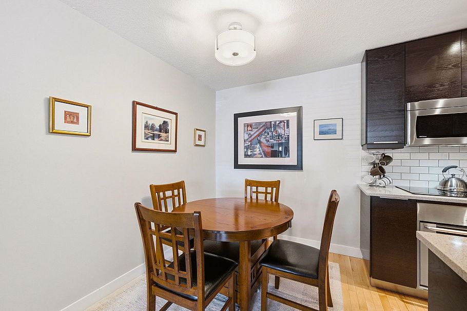 101 123 E 19th Street North Vancouver, BC - 9