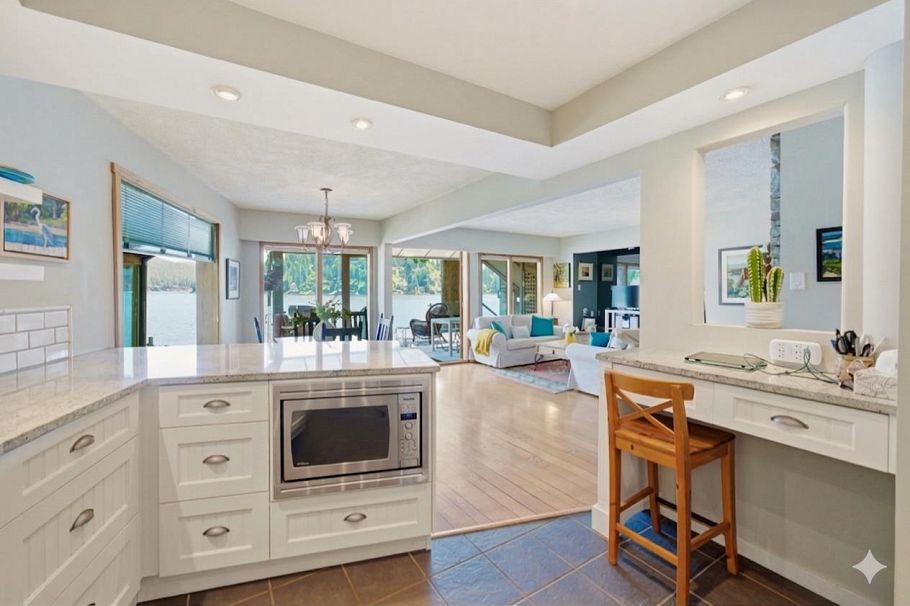 2848 Panorama Drive North Vancouver, BC - 9