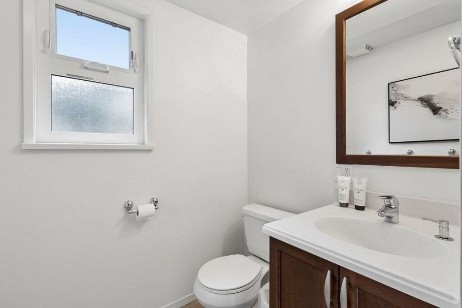 3285 Fromme Road North Vancouver, BC - 24