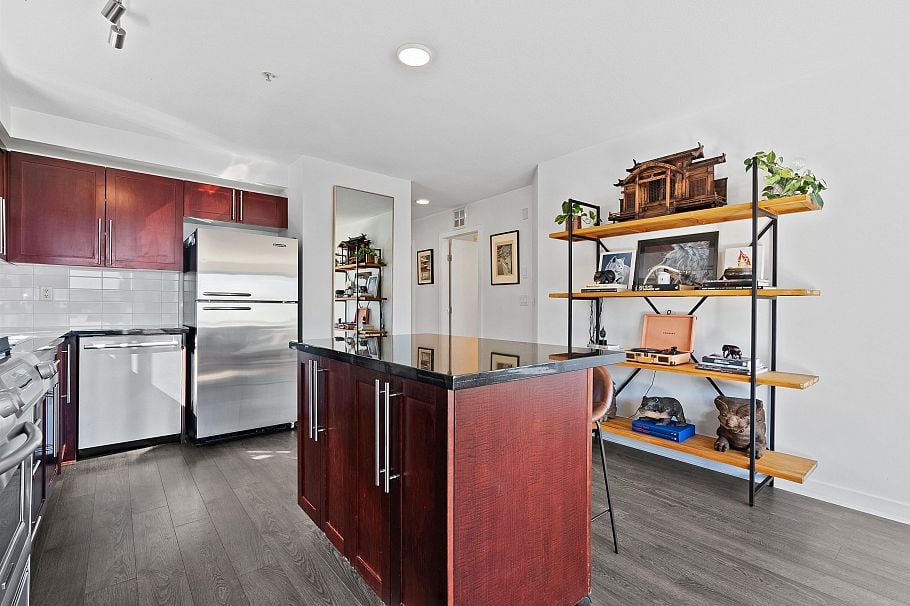 301 122 E 3rd Street North Vancouver, BC - 27