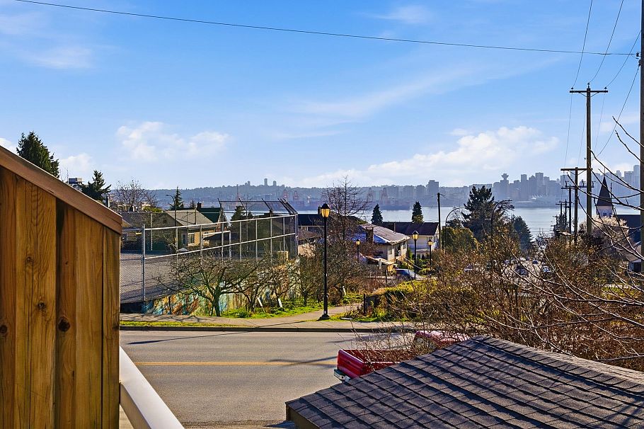1309 Mahon Avenue North Vancouver, BC - 39