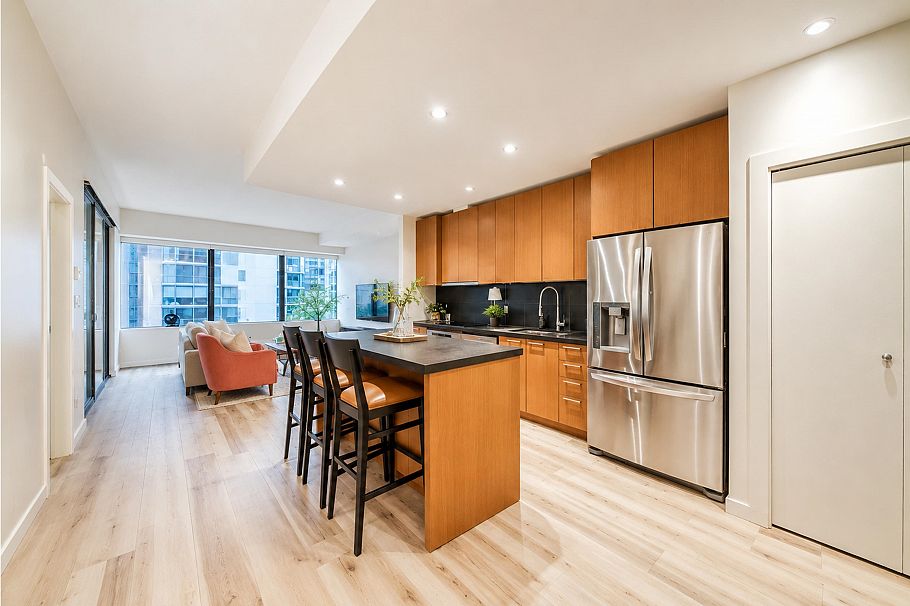 915 1333 W Georgia Street Vancouver, BC - 4