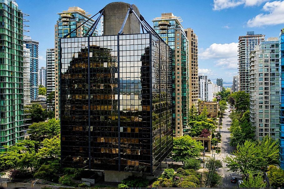 915 1333 W Georgia Street Vancouver, BC - 1