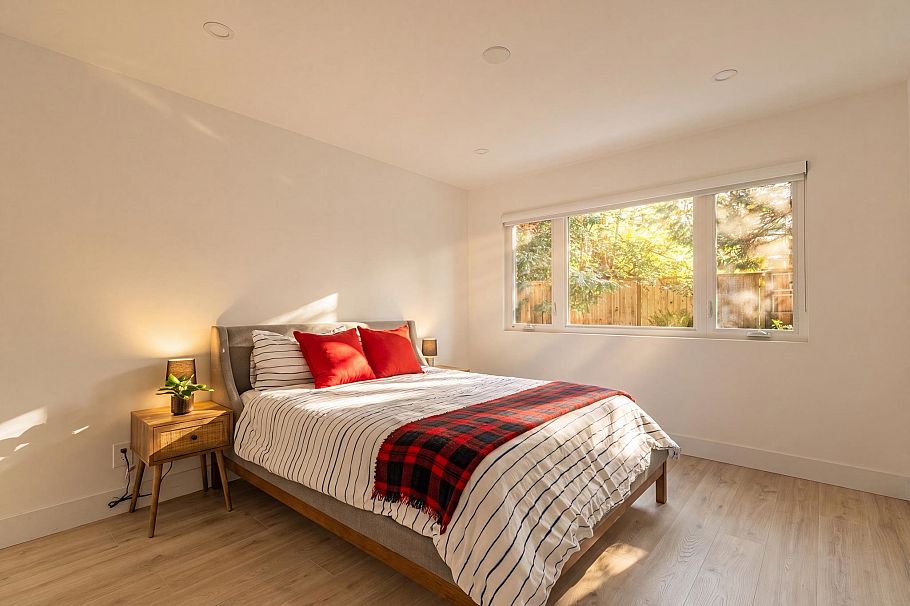 4283 Capilano Road North Vancouver, BC - 20