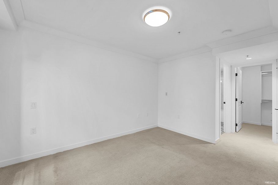 469 W 63rd Avenue Vancouver, BC - 12